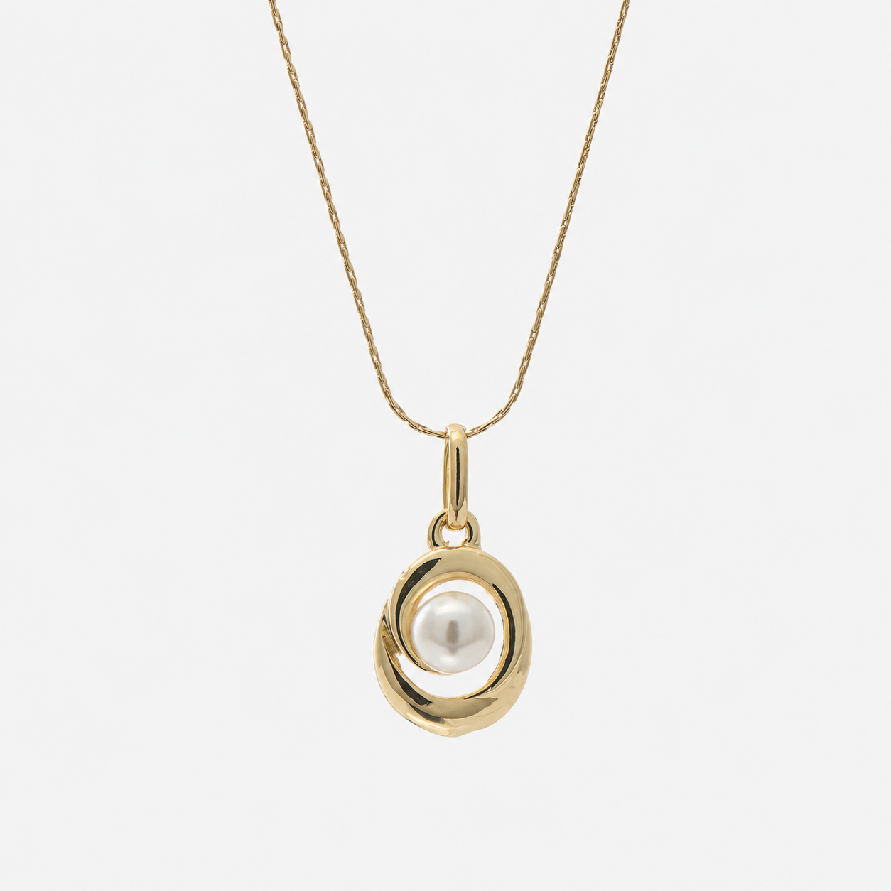 Gold Pearl Pendant Necklace