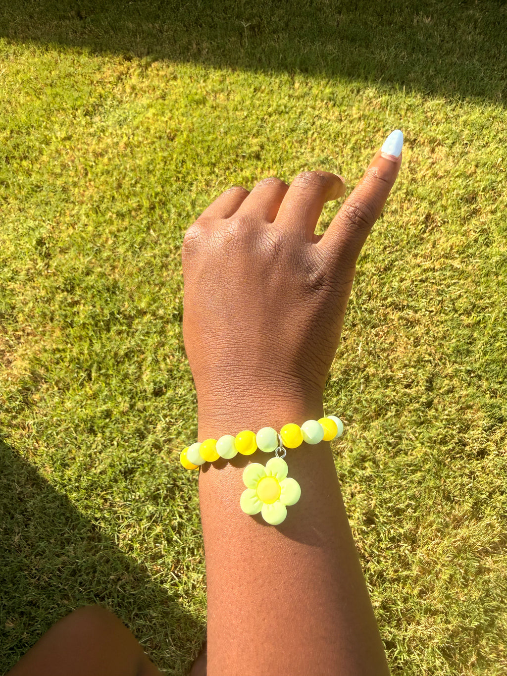Pastel Beaded bracelet with flower